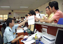 Clip: Bắt cán bộ hải quan nhận hối lộ