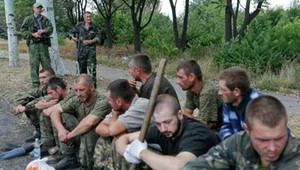 Dân quân Donetsk trả tự do 15 tù binh Kiev