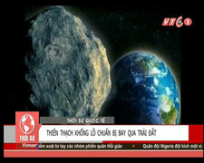Clip: Thiên thạch to bằng ngôi nhà sượt qua Trái đất