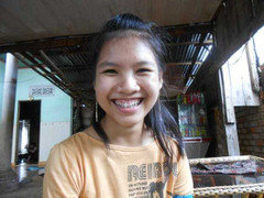 Cô bé bóc hạt điều được xét đặc cách học lớp 9