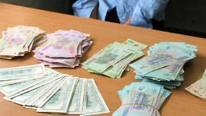 Lơ xe trộm 65 triệu đồng của chủ xe