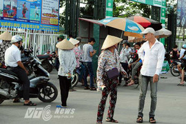 Vé xem U19 Việt Nam 'sốt cao', gần 1 triệu đồng/cặp