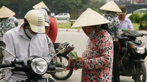 Video: Phe vé 'chợ đen' trước bán kết U19