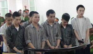 124 năm tù cho nhóm trai làng hỗn chiến ở Hà Nội