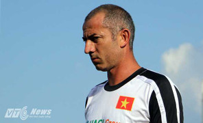 Thầy Giôm đau đầu khi học trò thi đấu tốt