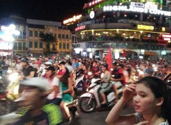 Ra đường mừng chiến thắng U19 Việt Nam, nhiều CĐV bị xử lý