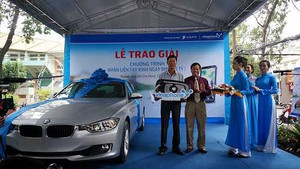 Khánh hàng VinaPhone trúng thưởng xe ô tô trị giá 1,5 tỷ đồng