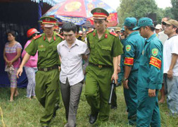 Clip: Dân tóm gọn hung đồ tàng trữ hàng 'nóng'