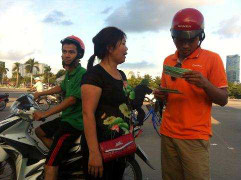 Chung kết U19 Việt Nam: Đổ xô làm phe vé kiếm lãi 'khủng'