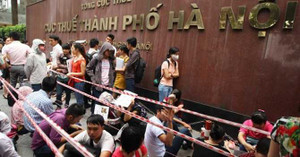 Ồ ạt luyện thi công chức: 'Màu mỡ thế, ai chẳng thích'