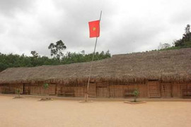 Trường chuẩn Quốc gia ra học trường tạm bợ