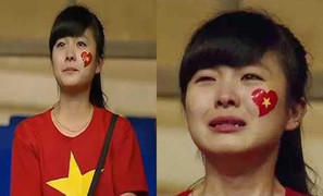 Giọng hát của nữ CĐV xinh đẹp khóc vì U19 Việt Nam