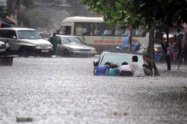 Đêm nay bão số 3 đổ bộ, Hà Nội nguy cơ ngập nặng