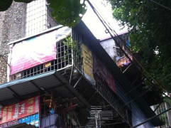 Trực tiếp: Giải cứu 3 con tin bị cướp khống chế ở Hà Nội