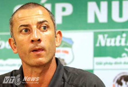 Thầy Giôm: 'Tôi sang Việt Nam, mẹ khóc suốt 1 tuần'