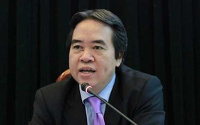 Khi Thống đốc phải 'gọi điện thoại cho người thân'