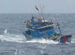 Sóng to gió lớn, một thuyền trưởng thiệt mạng