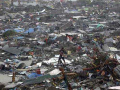 Clip: Xem bão Kalmaegi càn quét Phillipines