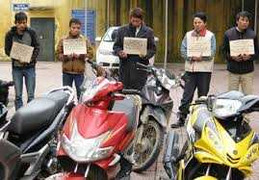 Vô công rồi nghề bẻ khóa cướp môtô