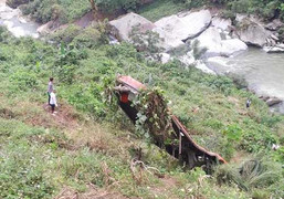 Tai nạn ở Lào Cai: Đòi gia đình người chết 1,7 triệu đồng chuộc điện thoại