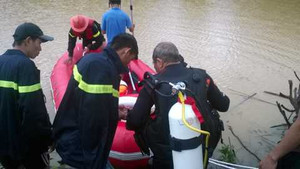 Mưa lớn, một thanh niên bị nước dữ nhấn chìm