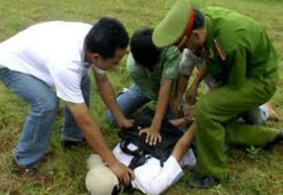 Giang hồ bắn nhau, phó công an phường suýt dính đạn