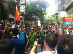 Kẻ bắt cóc khống chế con tin bị xử phạt bao nhiêu năm tù?