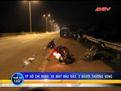 Xe máy đấu đầu trong đêm, 2 người thương vong