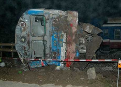 Hiện trường vụ tai nạn đường sắt thảm khốc ở Nam Định