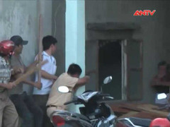 Clip: Hàng trăm cảnh sát đấu súng với nhóm giang hồ Bình Thuận