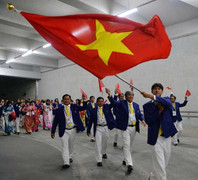 Quốc kỳ Việt Nam tung bay ở lễ khai mạc ASIAD 17