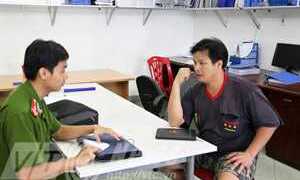 Phụ xe dùng dao hăm doạ CSGT: Mâu thuẫn lời khai