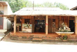 Nghi ngoại tình, vợ tạt axít hủy hoại 'dung nhan' chồng