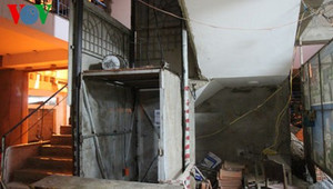 Rơi thang máy ở TPHCM, 5 người nhập viện cấp cứu