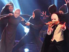 Giọng hát Việt nhí: Hoàng Anh làm bóng ma bên cạnh ni cô Huyền Trân