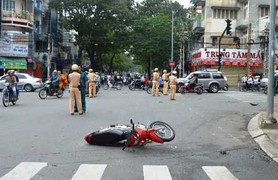 Đi xe phân khối lớn gặp nạn, người nước ngoài chết thảm