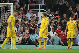 Thua trận thứ 3, Liverpool cận kề khủng hoảng