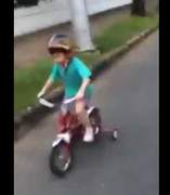 Choáng với khả năng nói tiếng Anh của con trai Hà Hồ