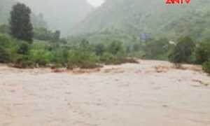 Sơn La: 2 bố con bị lũ cuốn mất tích