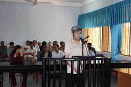 Tử hình kẻ trộm ngan dùng búa bổ chết hai cháu nhỏ