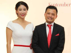 Hà Kiều Anh rạng rỡ sánh bước cùng chồng