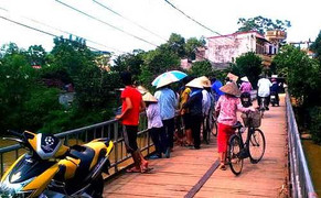 Hà Nội: Cụ ông 85 tuổi nhảy cầu tự tử