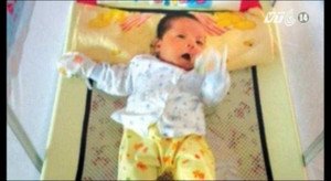 Bé trai đầu tiên ra đời từ 'tinh trùng đầu tròn' ở VN