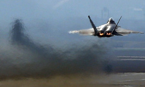 Điều 'hàng xa xỉ' F-22, Mỹ dùng dao giết trâu đi mổ gà?