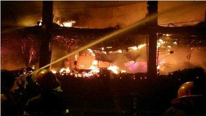 Quán bar Hà Nội cháy dữ dội, cả trăm người tháo chạy trong đêm