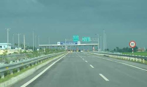 Đường cao tốc dài nhất VN nứt toác: Chủ đầu tư đã đoán trước?