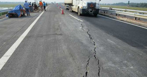 Vì sao đường cao tốc dài nhất VN nứt toác?