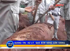 Nghẹt thở xử lý quả bom nửa tấn trồi lên sau mưa