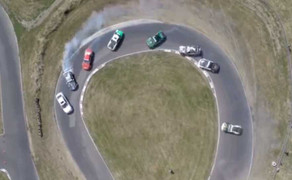 Video: 11 quái xế trổ tài drift quanh khúc cua tay áo