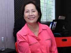 'Nhạn trắng gò công' Phương Dung nổi bật với sắc hồng